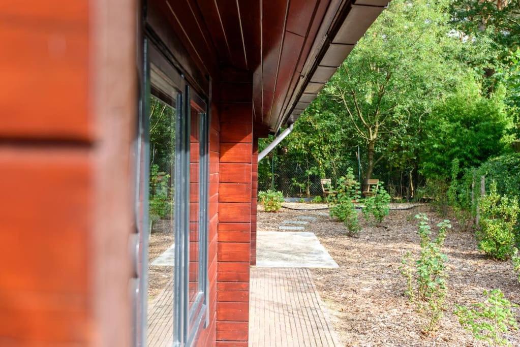 Spacious Wooden Cottage With Infra-Red Sauna At Veluwe Putten Luaran gambar