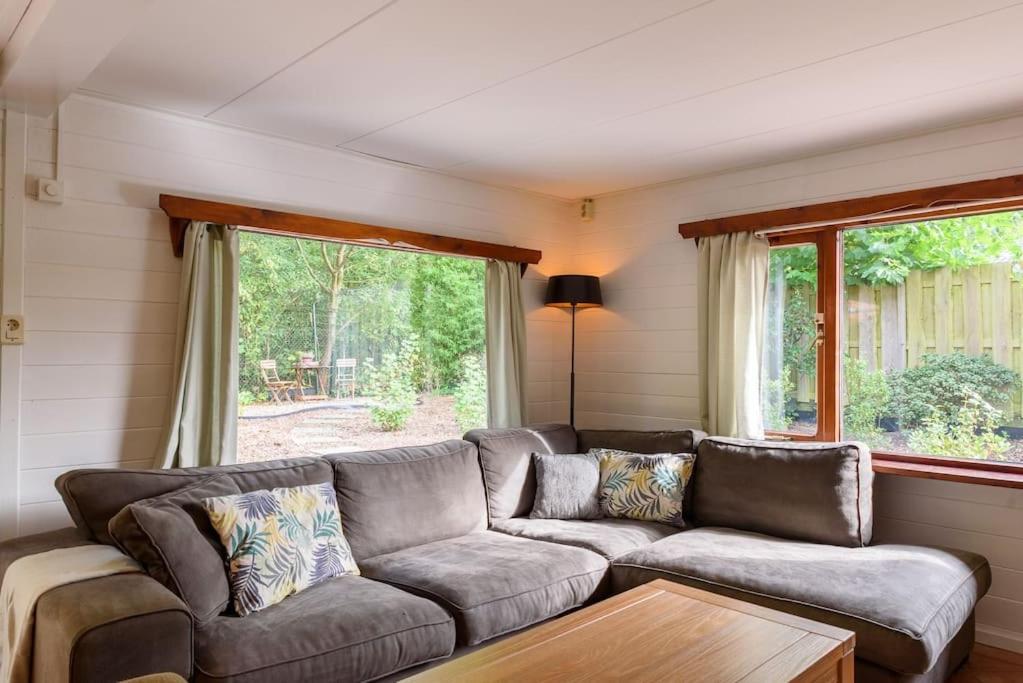 Spacious Wooden Cottage With Infra-Red Sauna At Veluwe Putten Luaran gambar