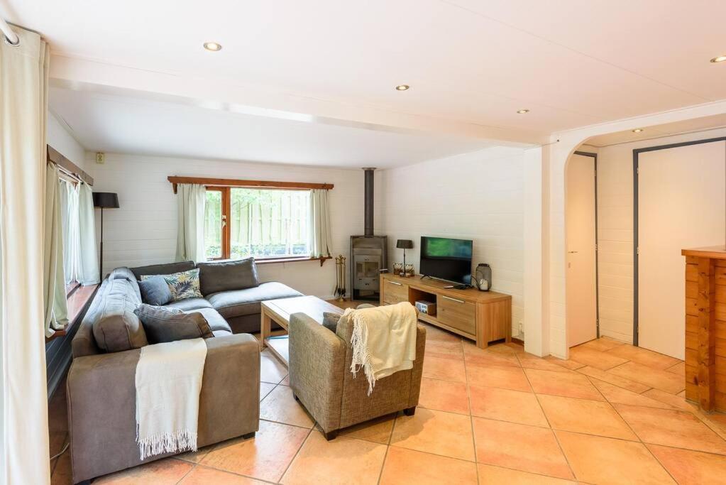 Spacious Wooden Cottage With Infra-Red Sauna At Veluwe Putten Luaran gambar