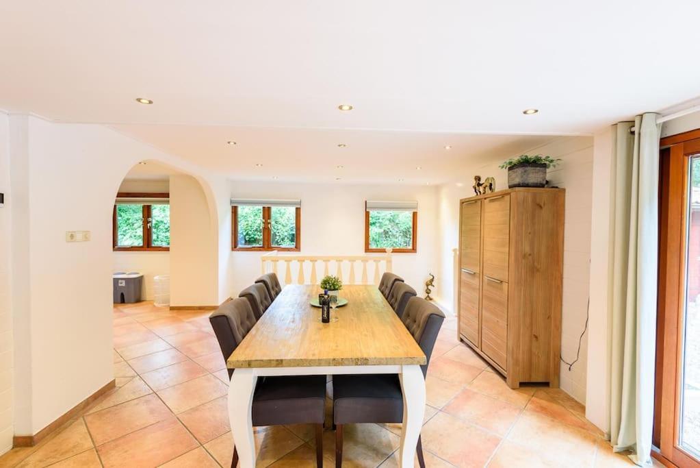Spacious Wooden Cottage With Infra-Red Sauna At Veluwe Putten Luaran gambar