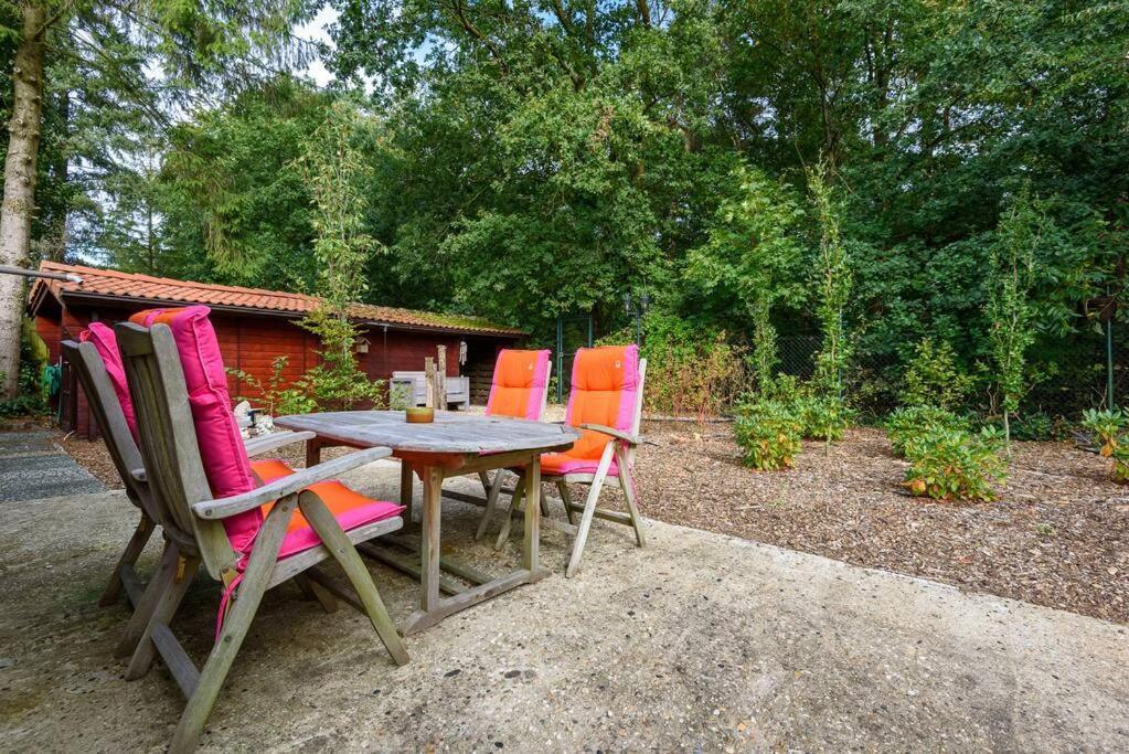 Spacious Wooden Cottage With Infra-Red Sauna At Veluwe Putten Luaran gambar